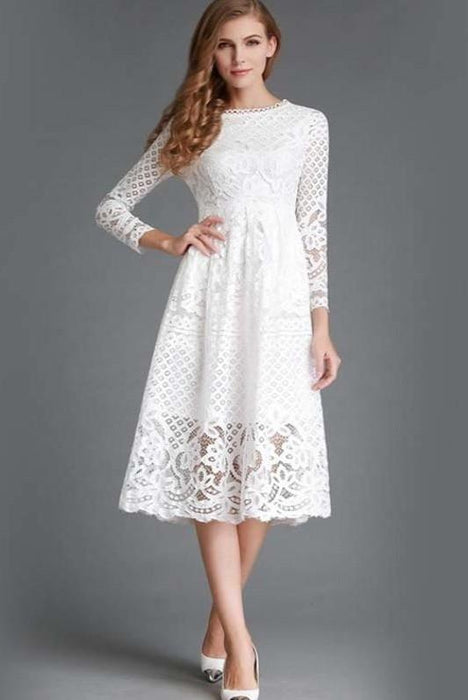 Langes weißes böhmisches schickes Kleid