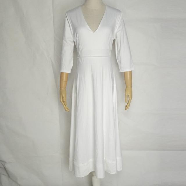 Langes weißes böhmisches Hochzeitskleid